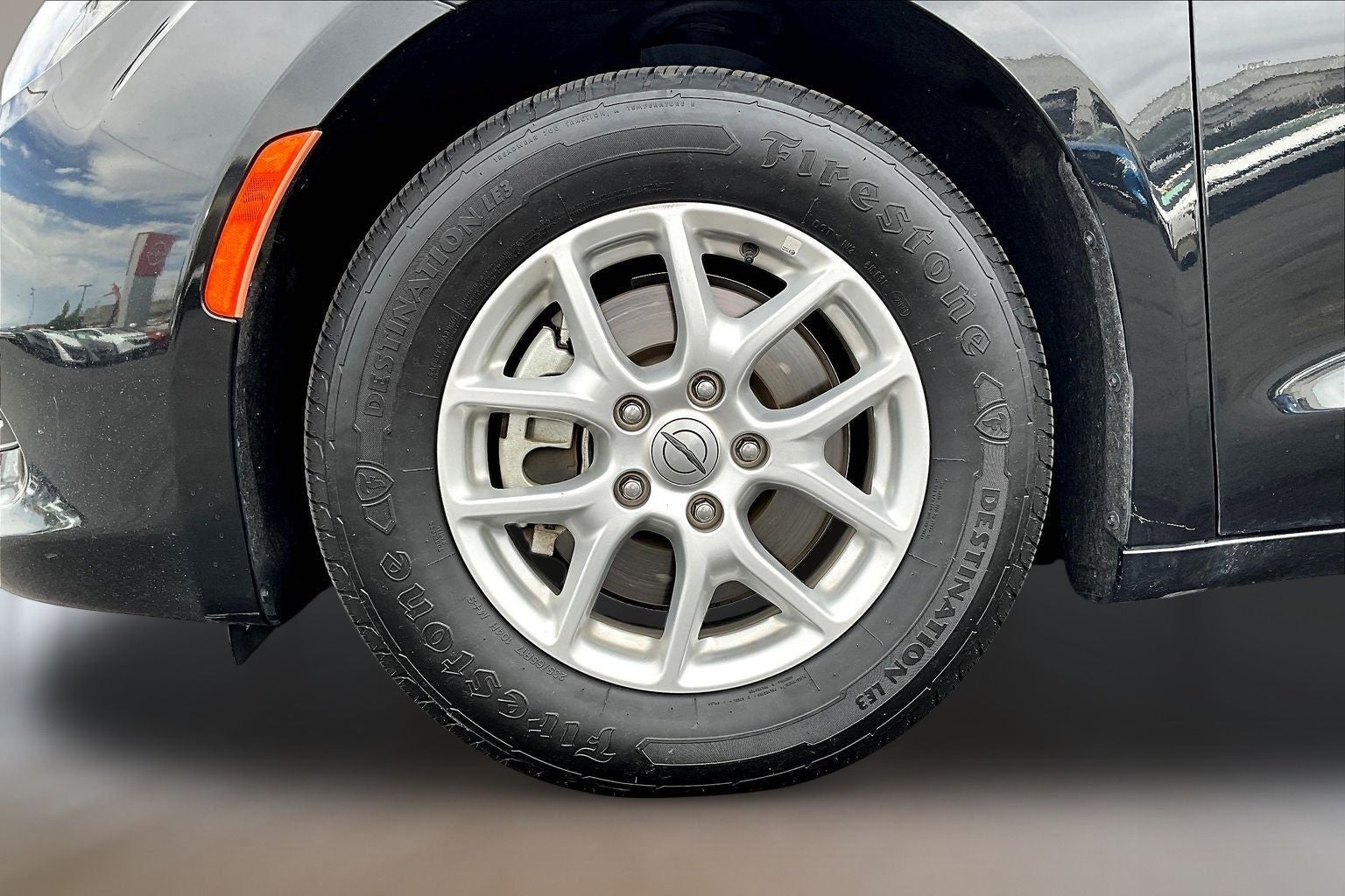 2022 Chrysler Voyager LX