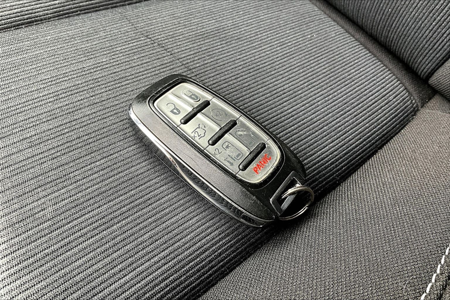 2022 Chrysler Voyager LX