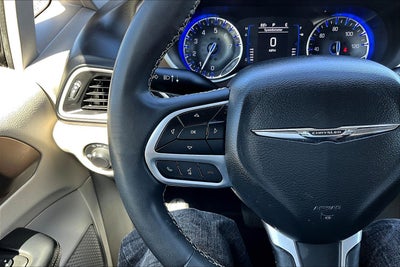 2022 Chrysler Voyager LX