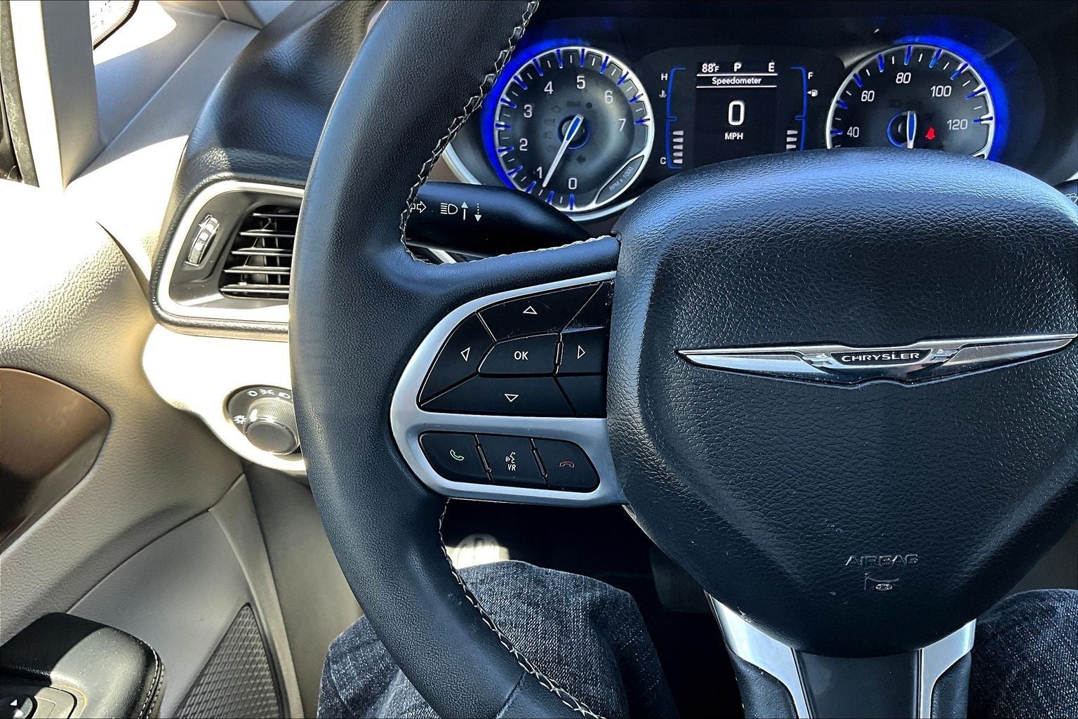 2022 Chrysler Voyager LX