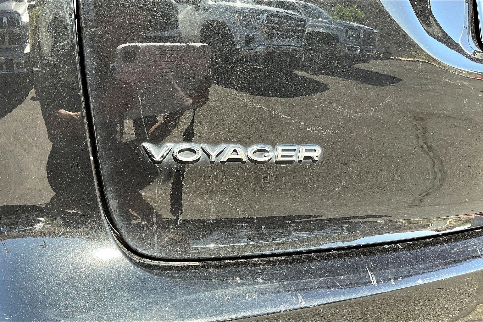 2022 Chrysler Voyager LX