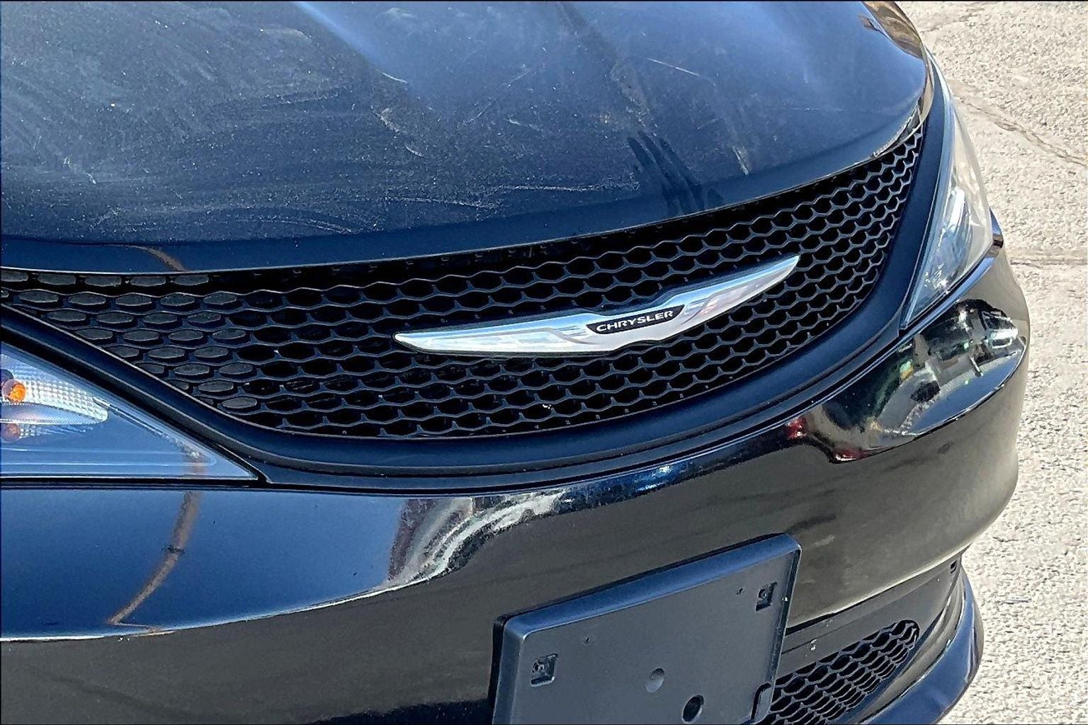 2022 Chrysler Voyager LX