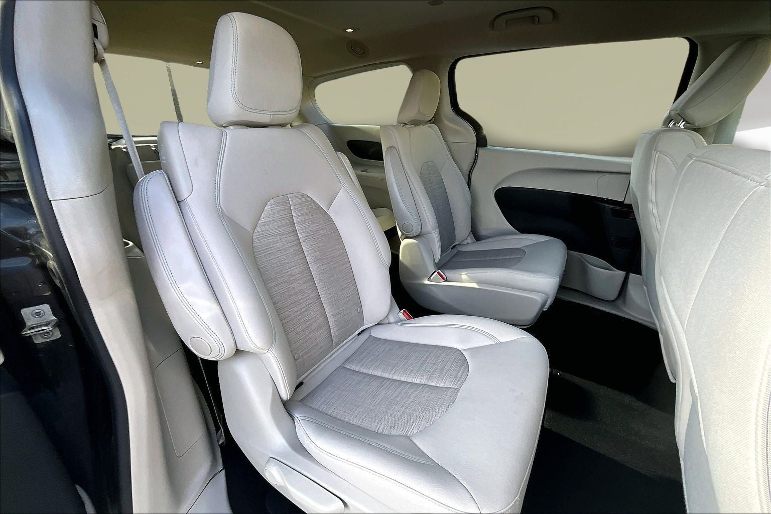 2017 Chrysler Pacifica Hybrid Touring Plus