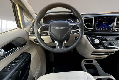 2017 Chrysler Pacifica Hybrid Touring Plus