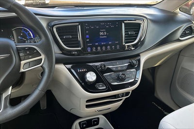 2017 Chrysler Pacifica Hybrid Touring Plus