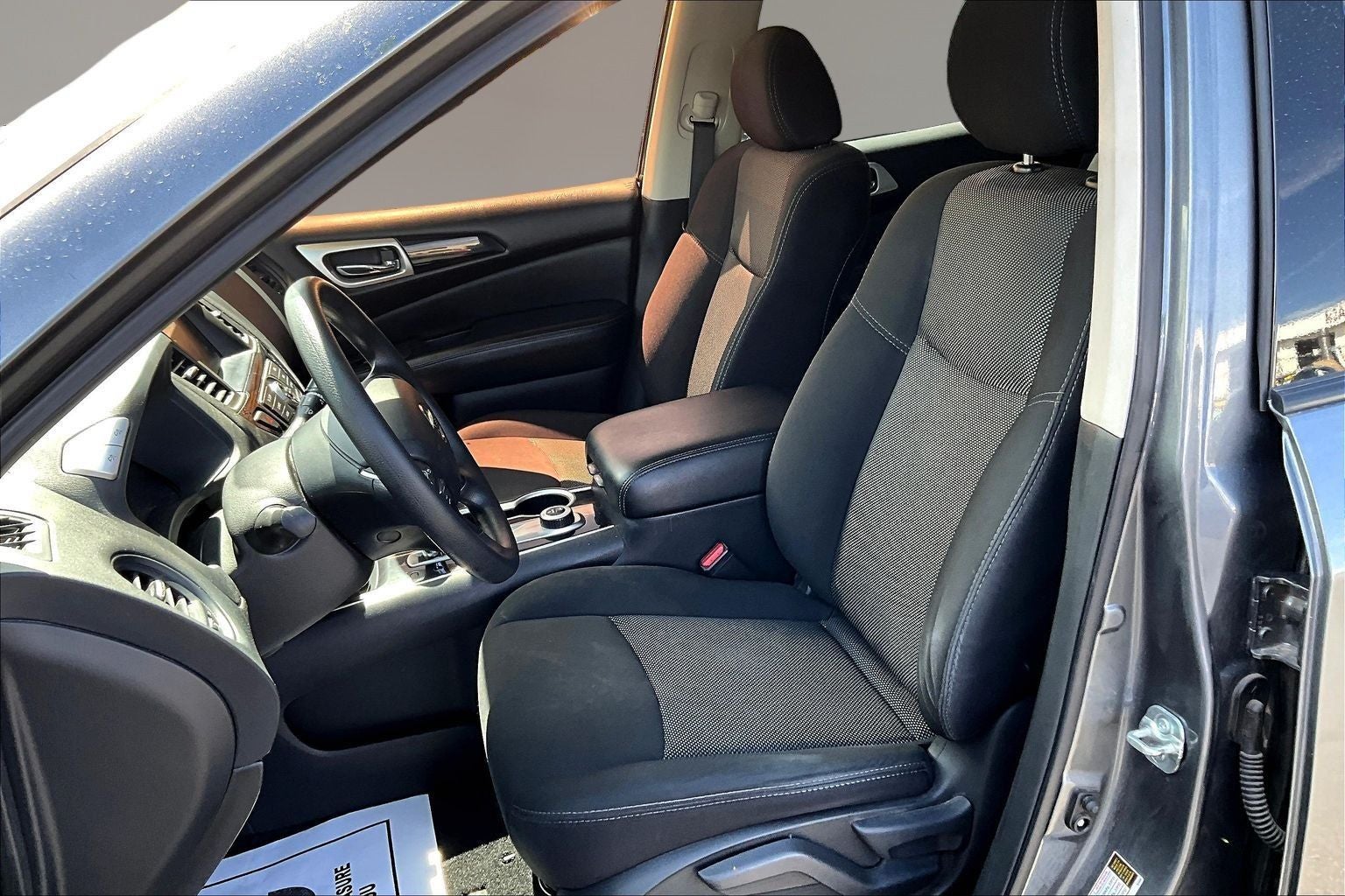 2020 Nissan Pathfinder S