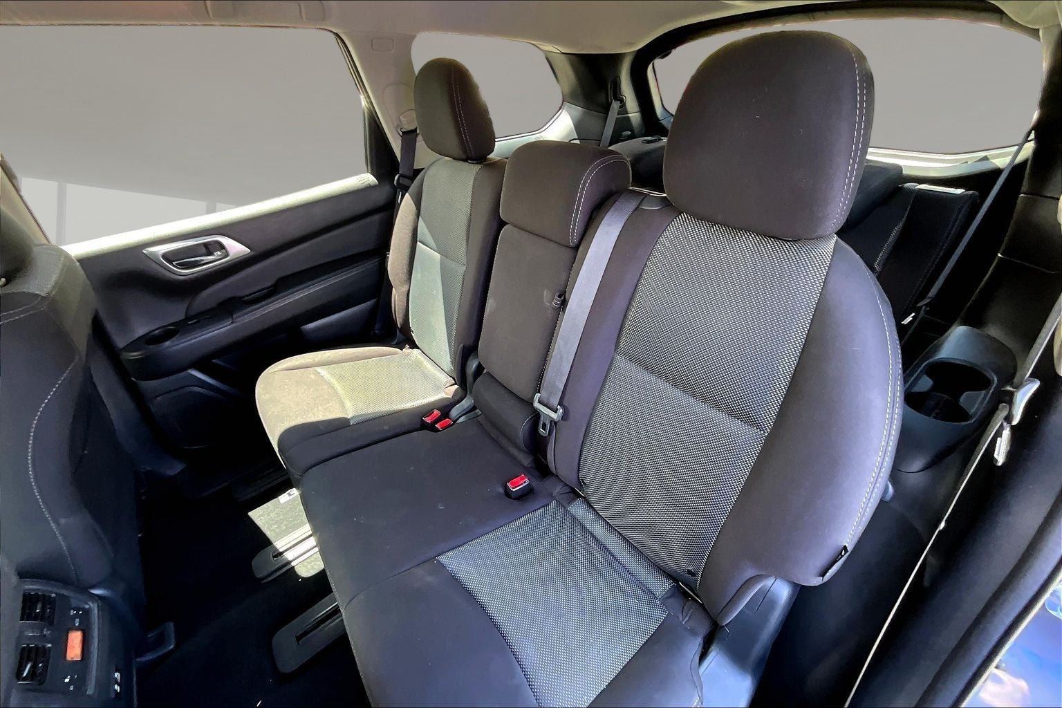 2020 Nissan Pathfinder S