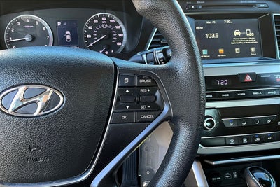 2016 Hyundai SONATA SE