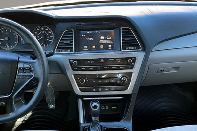 2016 Hyundai SONATA SE