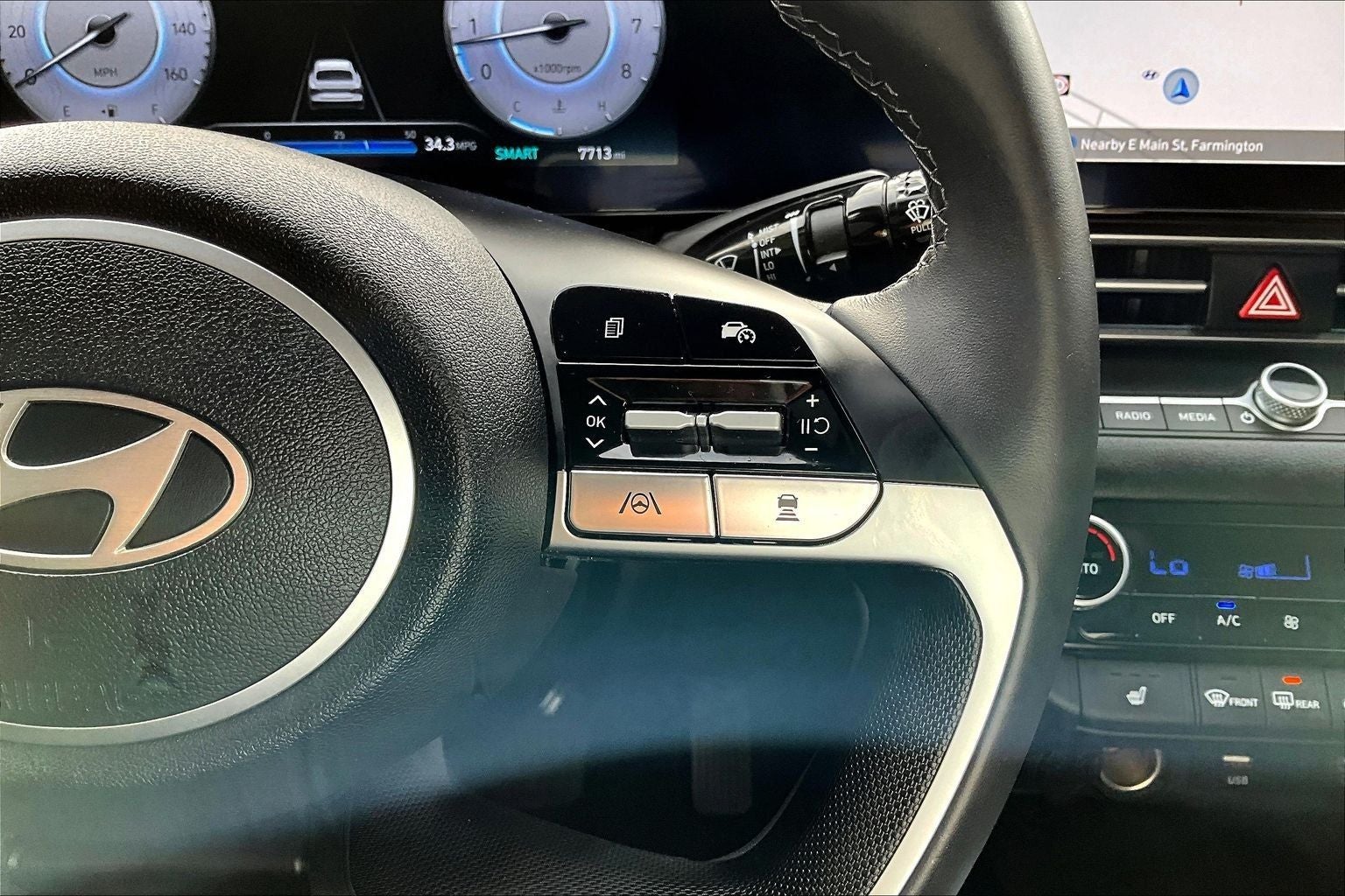 2025 Hyundai ELANTRA SEL Convenience